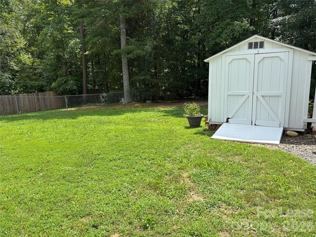 Building Photo - 316 Springhill Ln