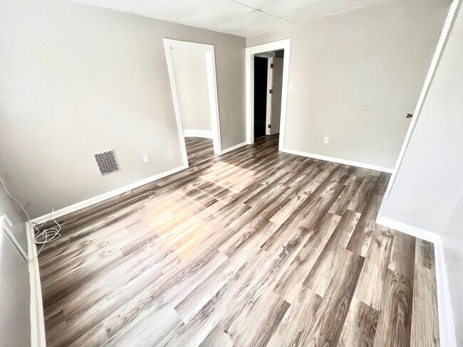 Building Photo - 129 McGinnis Avenue (Full Service)