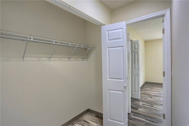Building Photo - 102 Kathleen Dr