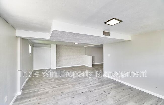 Building Photo - 10531 Fabick Dr