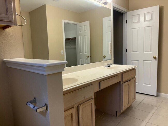 Building Photo - 1612 Darley Arabian Dr
