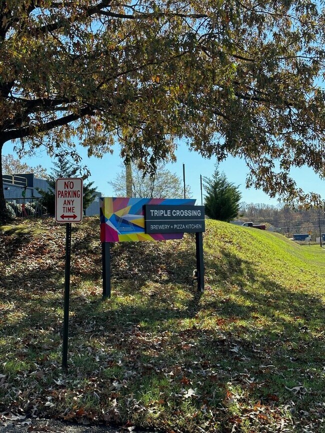 Building Photo - Gorgeous, Home in Rocketts Landing: Available NOW!