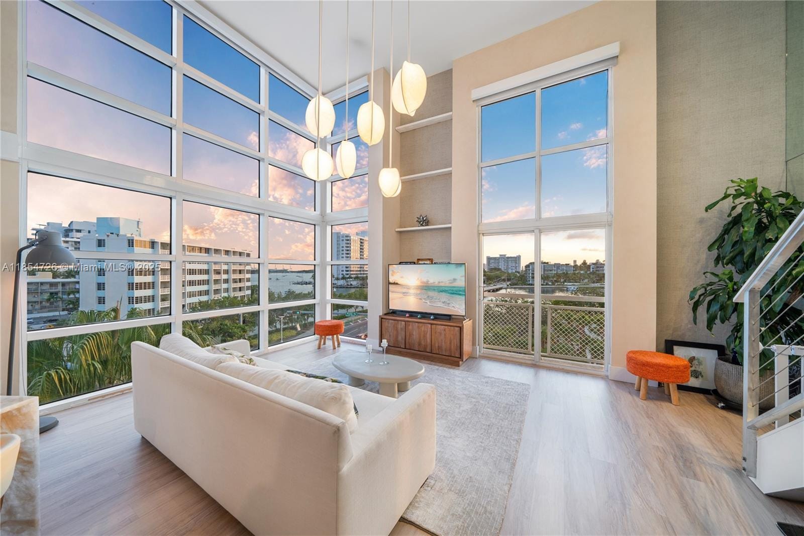 Building Photo - 1701 Sunset Harbour Dr