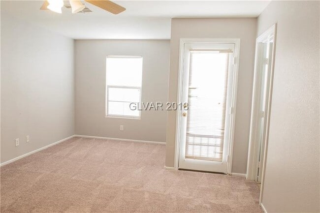 Building Photo - Great 3 bd / 3 bth home in a SW community w/pool & park