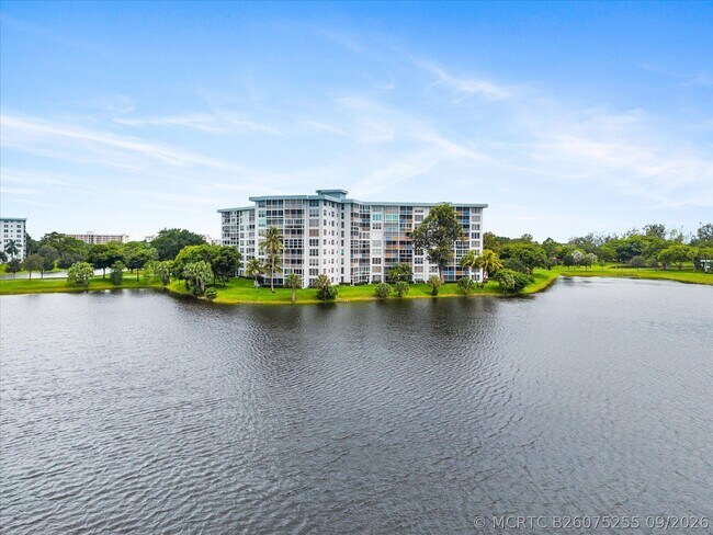 Building Photo - 3051 N Course Dr