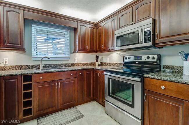 Building Photo - 1351 Curlew Ave