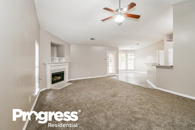 Building Photo - 7792 Sarah Ann Dr S