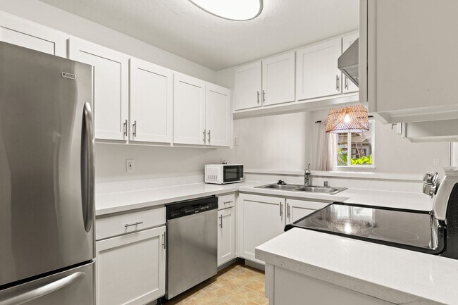 Building Photo - 760 Canyon Oaks Dr