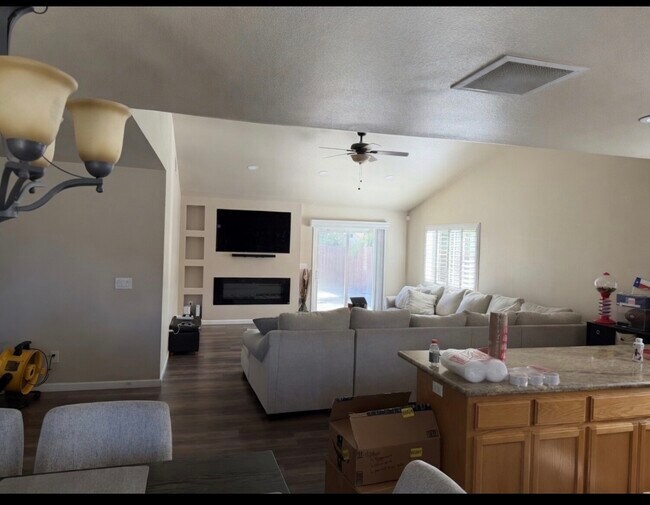 Building Photo - 1761 Bay Ct