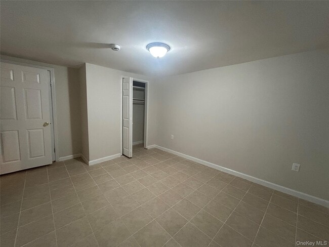 Building Photo - 144 Waverly St