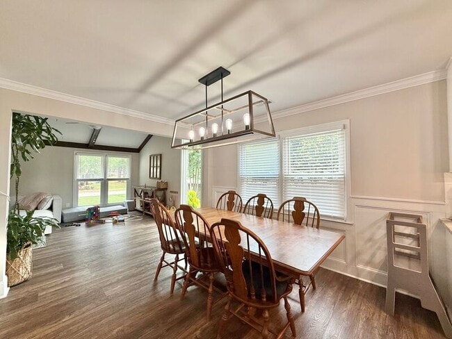 Building Photo - 908 Plateau Ln