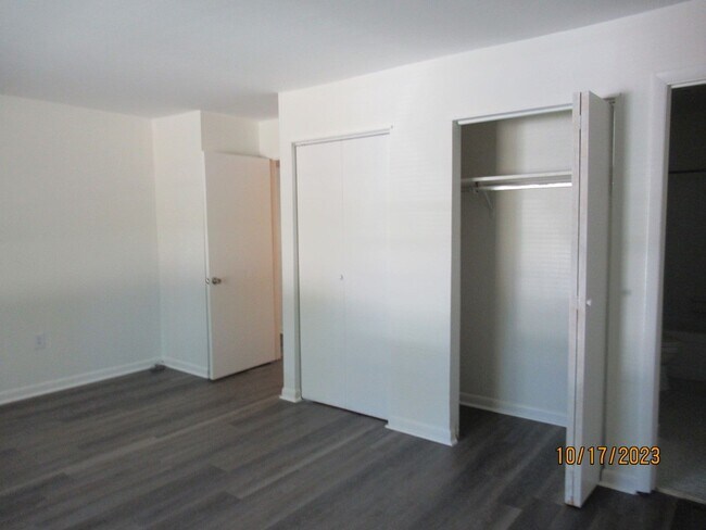 Building Photo - Willow Run Apartments