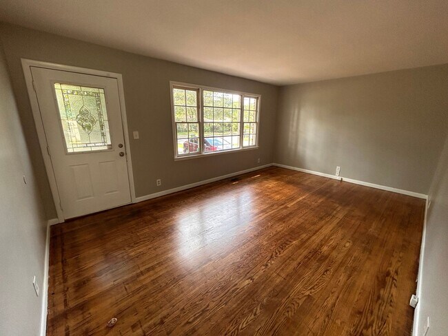 Building Photo - 2207 Laverne Dr NW
