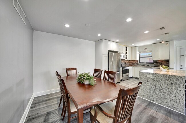 Building Photo - 516 Osprey Dr