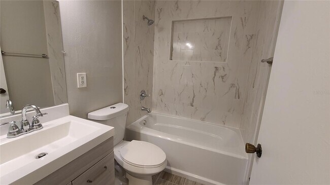 Building Photo - 1718 Cardinal Dr