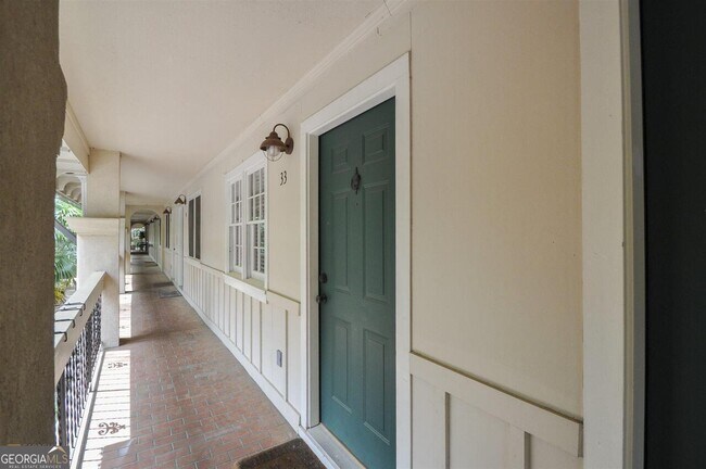 Building Photo - 655 E Campus Rd