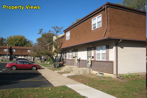 Building Photo - Pine Tree Townhomes