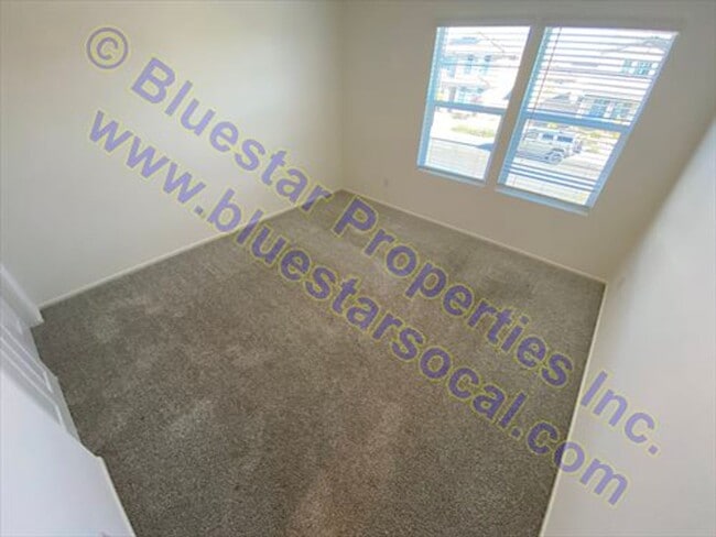 Building Photo - Just listed 5 bedroom in Victorville