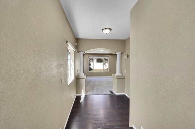 Building Photo - $2,495.00 - 3 Bed, 2.5 Bath Single Family ...