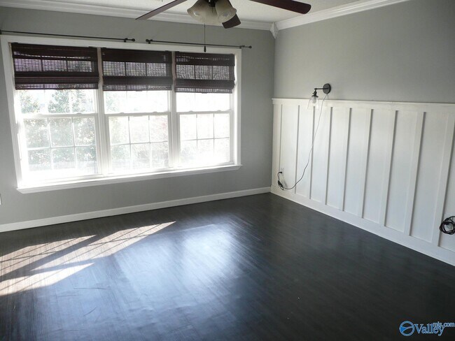 Building Photo - 207 Shadow Tr SW