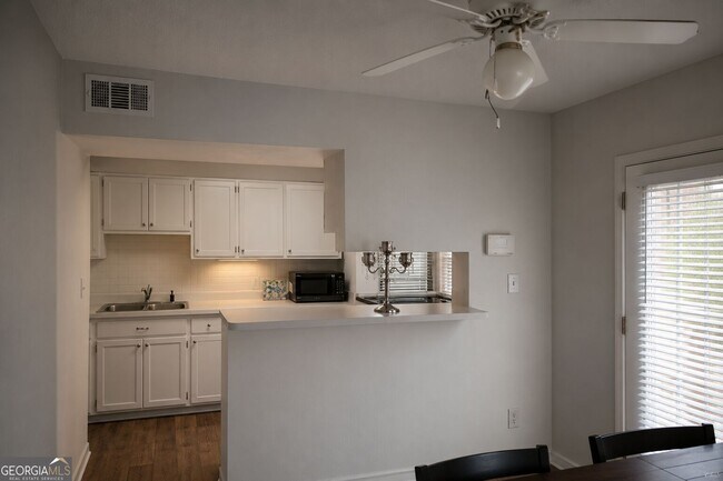 Building Photo - 3168 Nectarine Cir