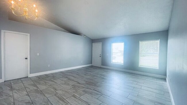 Building Photo - 729 Del Rio Way