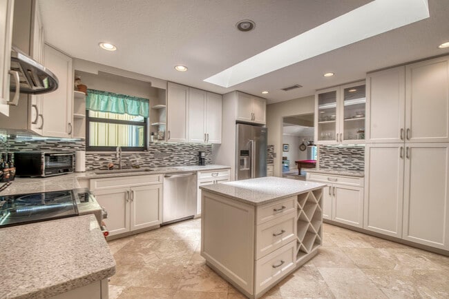 Building Photo - 1 Wycliff Rd