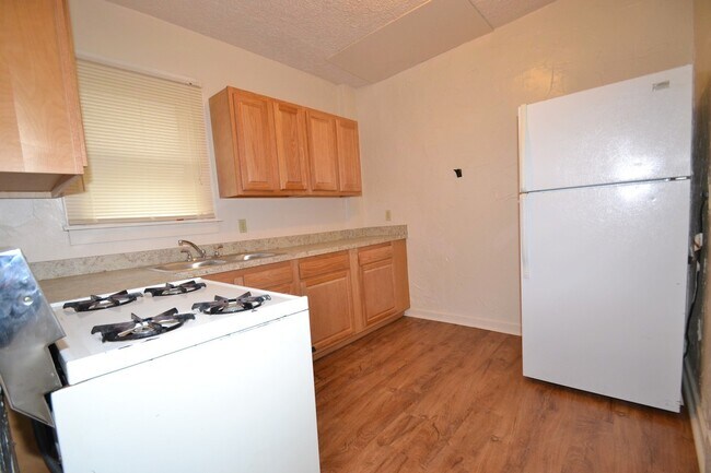 Building Photo - 567 Cross Ct