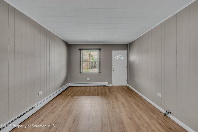 Building Photo - 413 17th Ave