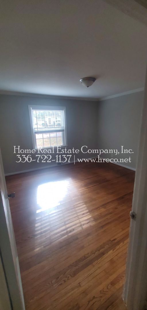 Building Photo - 520 Lester Ln