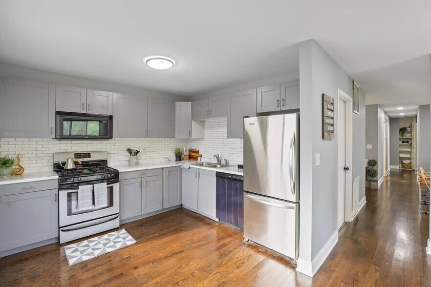Building Photo - 327 Musial Cir