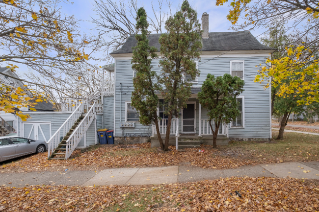 Building Photo - 648 Livingston Ave NE