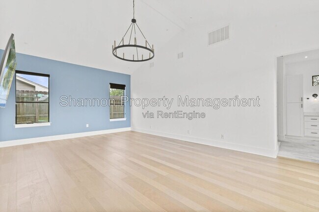 Building Photo - 2703 Tannehill Dr