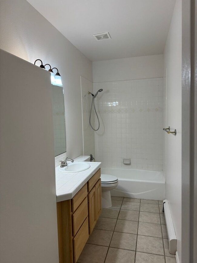 Building Photo - Spacious Single-Level Home in the Redlands w/ Private Yard & Thoughtful Layout!!!