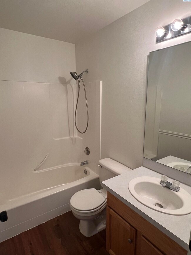 Building Photo - West Pasco rambler for rent