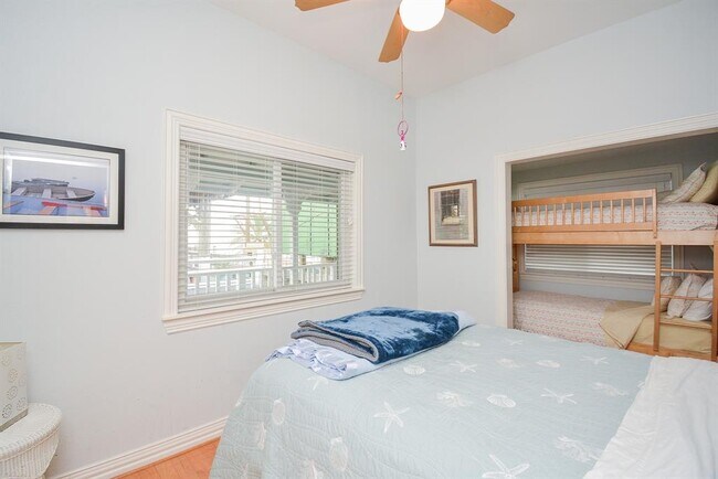 Building Photo - 400-1/2 4th St