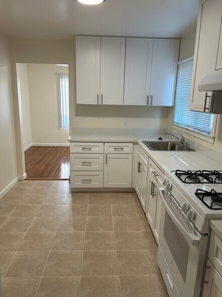 Building Photo - 1729 Ward St