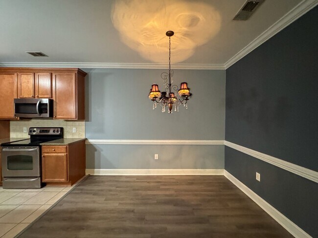 Building Photo - Beautiful 3 Bed 2 Bath Condo with Communit...