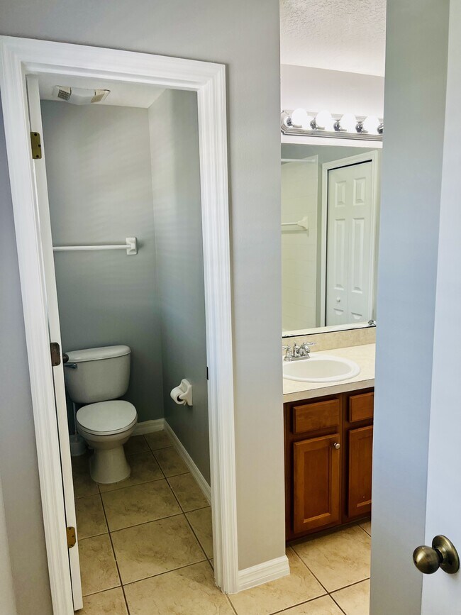 Building Photo - 2060 Cypress Bay Blvd