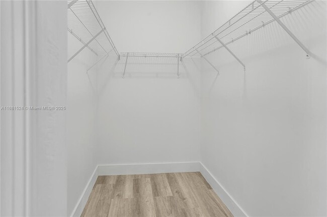 Building Photo - 865 SW 6th St