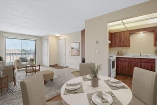 Building Photo - The Lakes Apartments