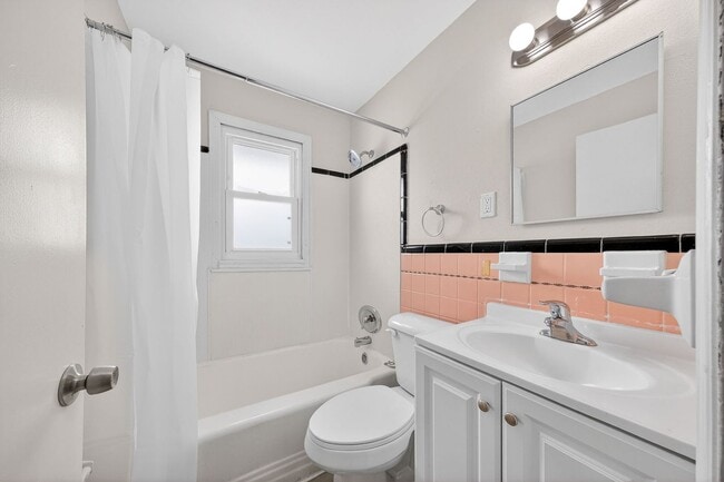 Building Photo - Now Accepting Section 8 – St. Louis, MO 3 bedroom /1 Bath Home in 63137