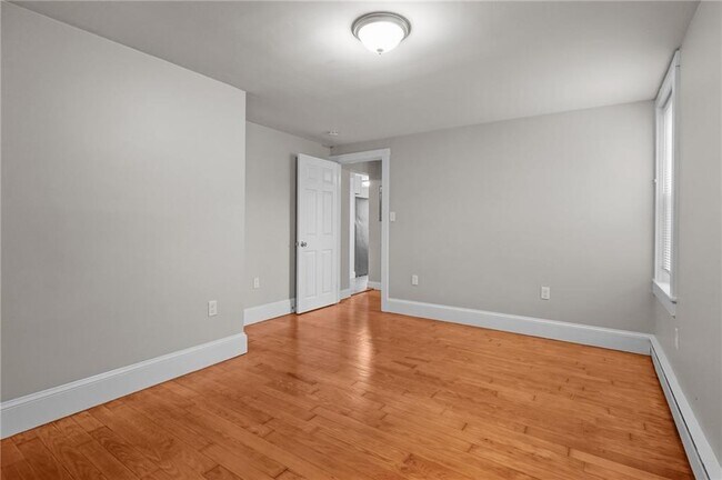 Building Photo - 54 Hillside Ave