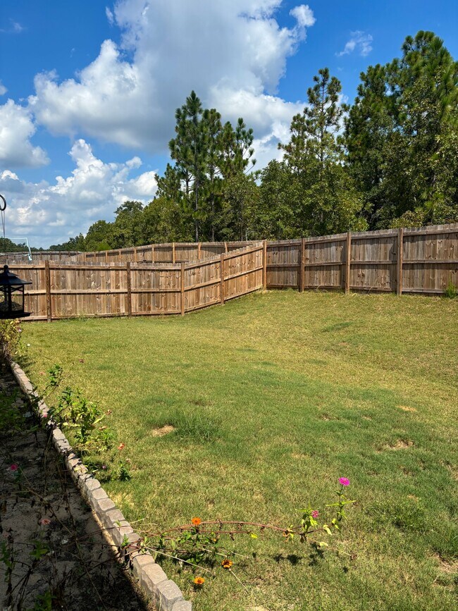 Building Photo - 50 Horatio Ln