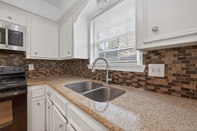 Building Photo - 17614 Telegraph Creek Dr