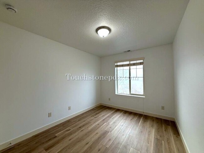 Building Photo - 16316 SE Scoria Ln