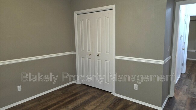 Building Photo - 2263 E Clarene St