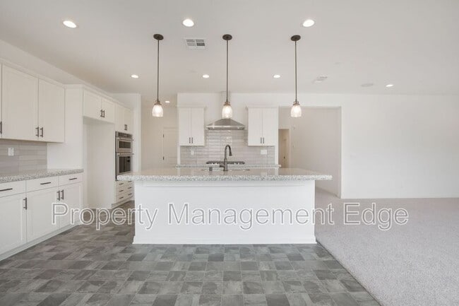 Building Photo - 4470 Hickory Ct