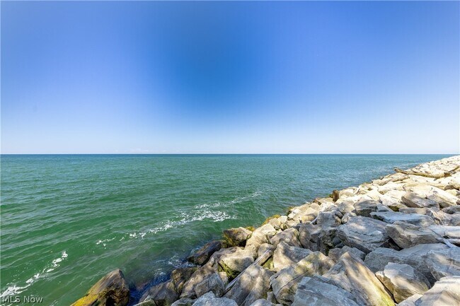 Building Photo - 1 Bratenahl Pl