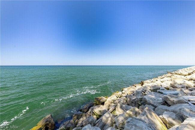 Building Photo - 1 Lakeshore Blvd